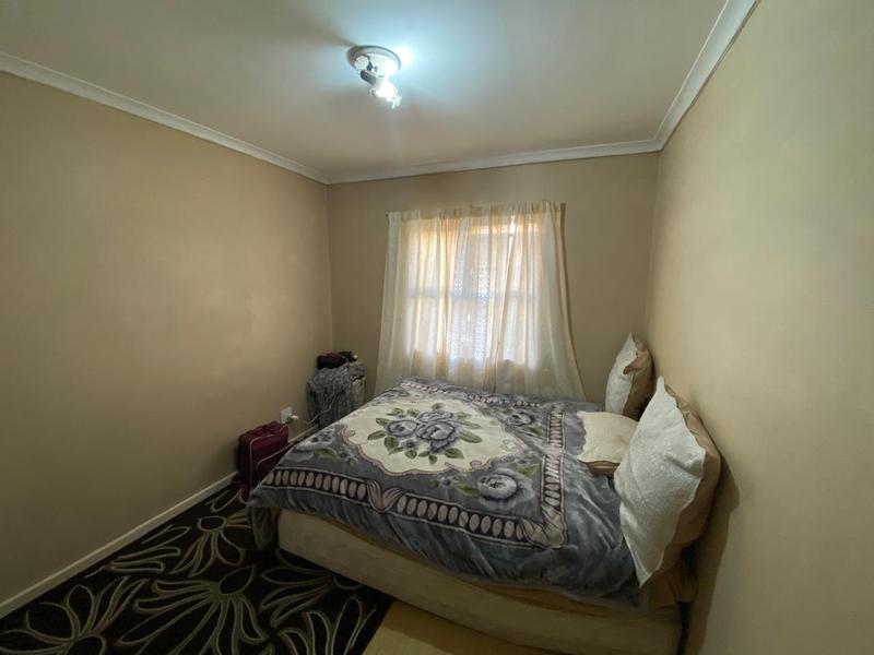 2 Bedroom Property for Sale in Goodwood Estate Western Cape